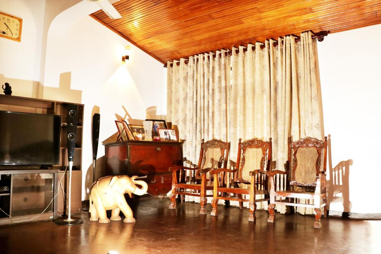 Ariyadasa Guest House Galle Exterior photo